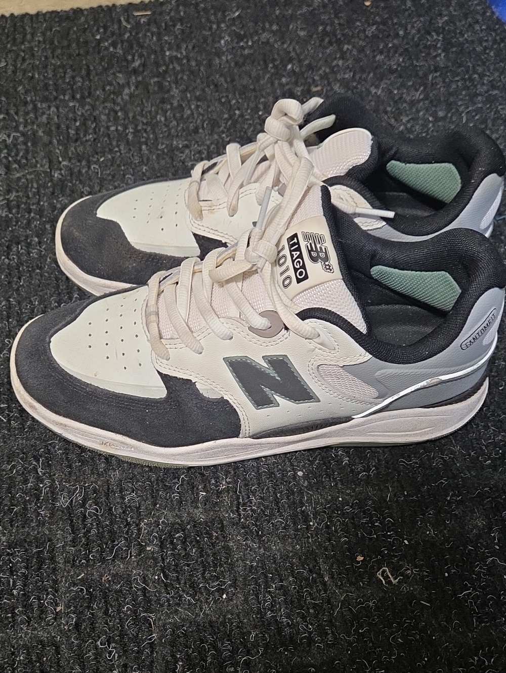 New Balance Men’s Grey, Black & White 1010 Low-Top Sneakers